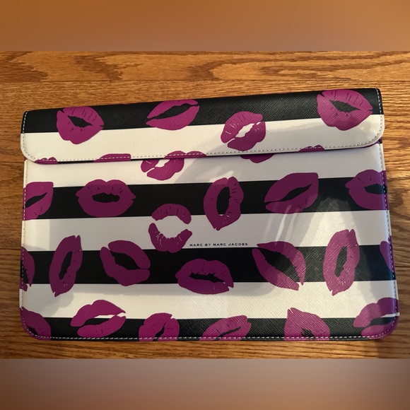 Marc Jacobs slip sleve (new) - Picture 9 of 14